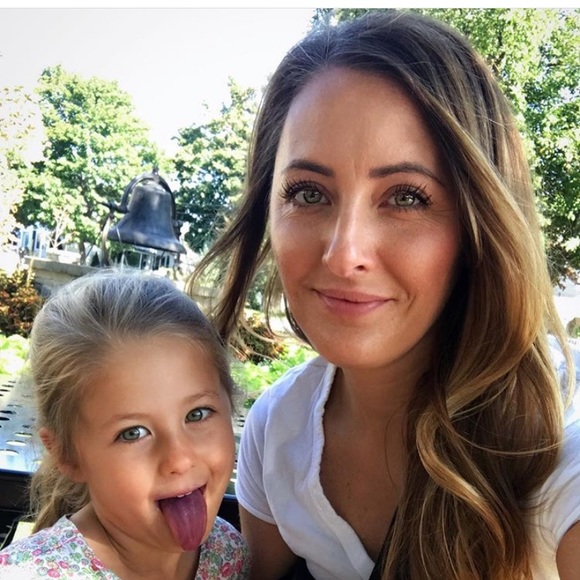 Meet your Posher, Melissa - Picture 1 of 1